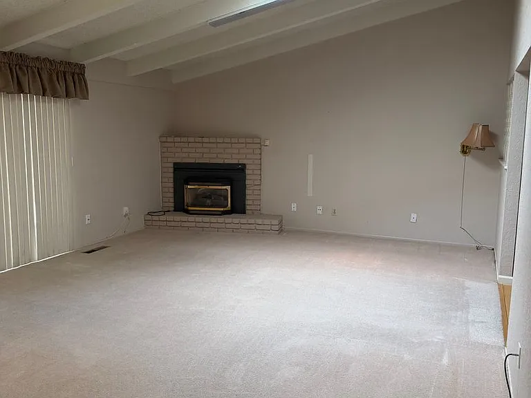 425 Corello St — Photo 9