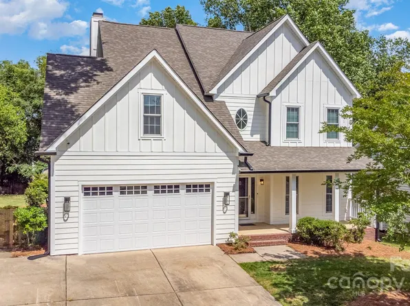 10427 Rougemont Ln, Charlotte, NC 28277