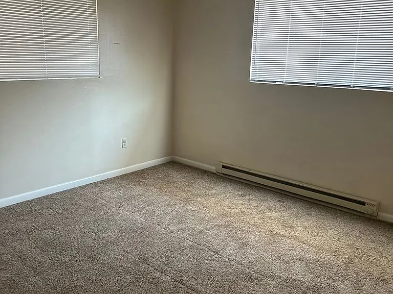 405 W Hazel St — Photo 17