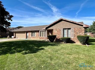 600 Nickie Ln N, Fostoria, OH 44830