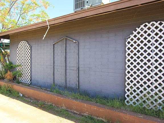 5th image of 1327 E Carol Ave