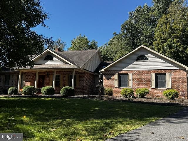 1st image of 105 Walnut Ln