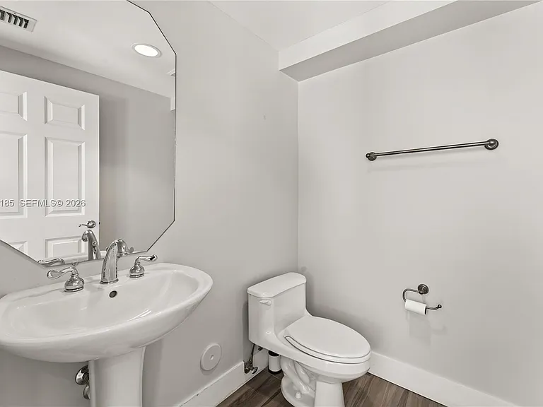 3110 NE 210th Ter — Photo 14