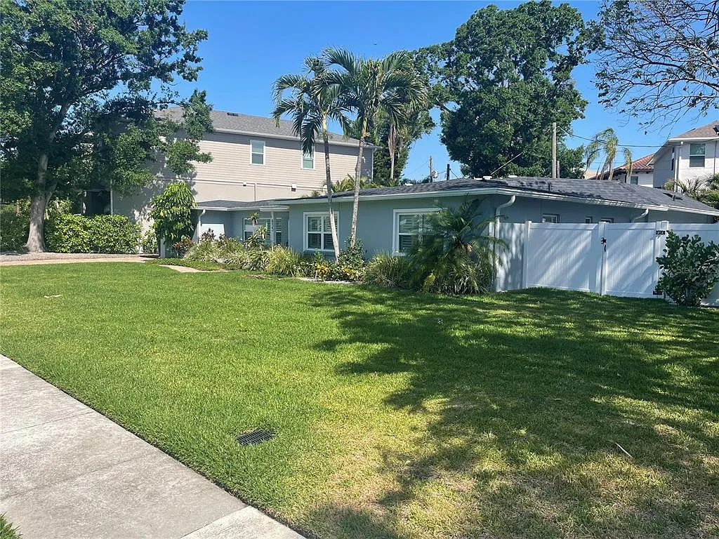 4 bed, 3.0 bath, 2437 sqft, $8,800 — Photo 2