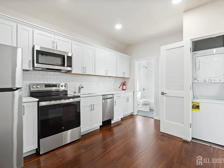 826 George St #1STFL — Photo 8