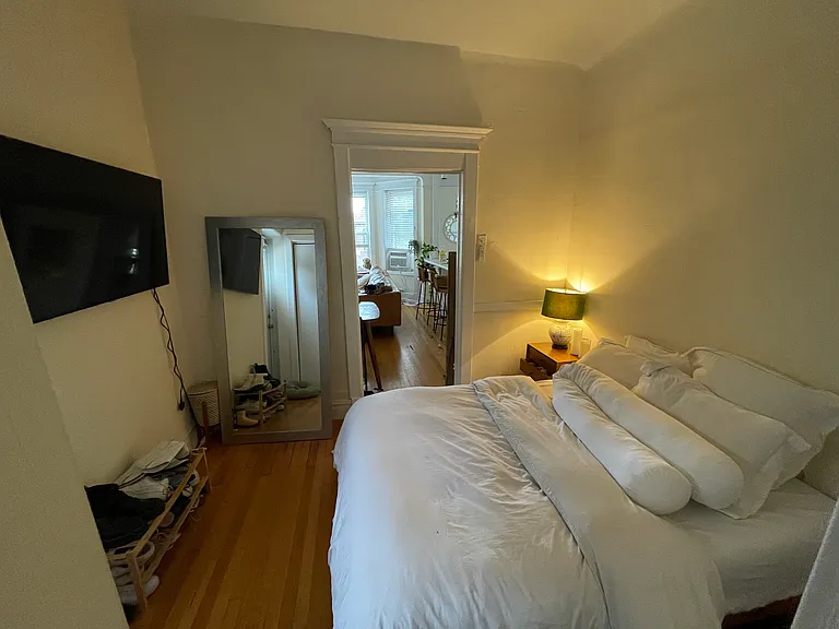 736 W Cornelia Ave #3F — Photo 7