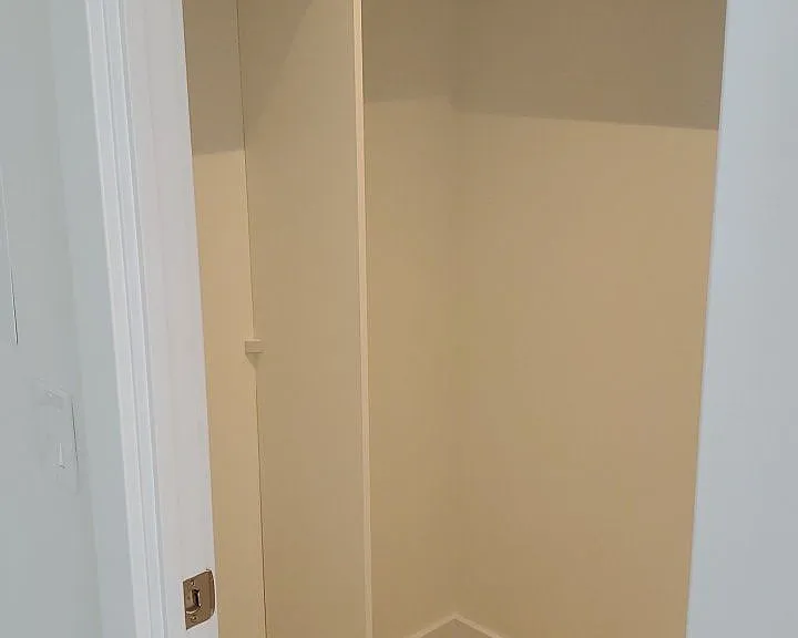 7 Mabelle Ave #1304 — Photo 8