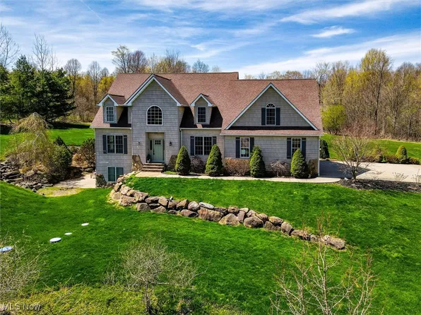12840 Big Creek Ridge Dr, Chardon, OH 44024