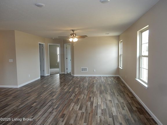 4th image of 134 Diane Ct