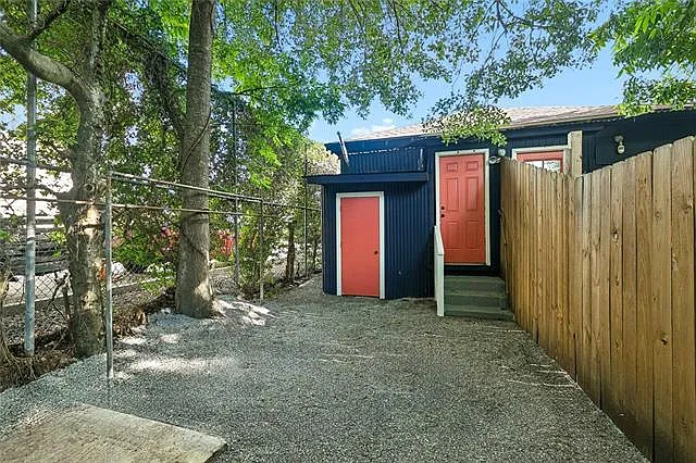 2646 Jonquil St — Photo 10