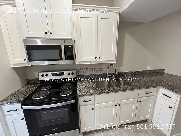 901 W Charles Bussey Ave #A — Photo 5