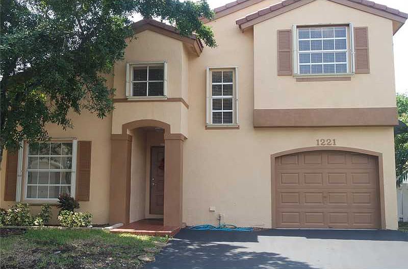 1st image of 1221 NW 125th Ter