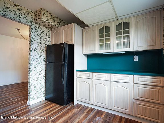 5th image of 410 Maryland Ave APT 1C