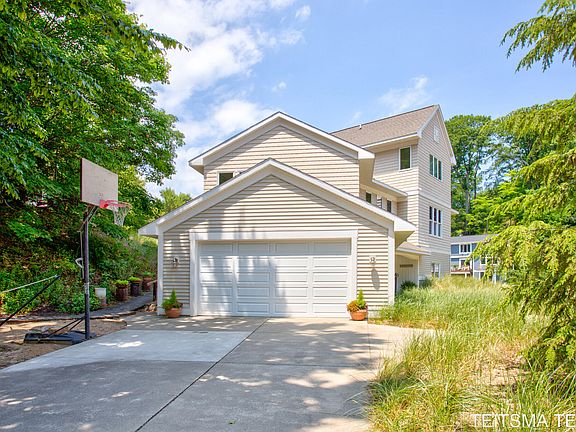 5th image of 9435 Lakeview Ct