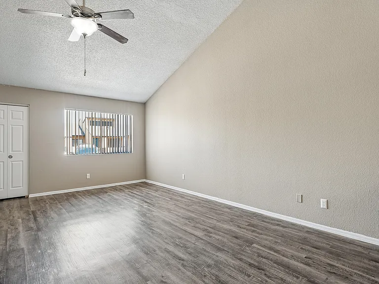 The Flats at Peoria — Photo 38
