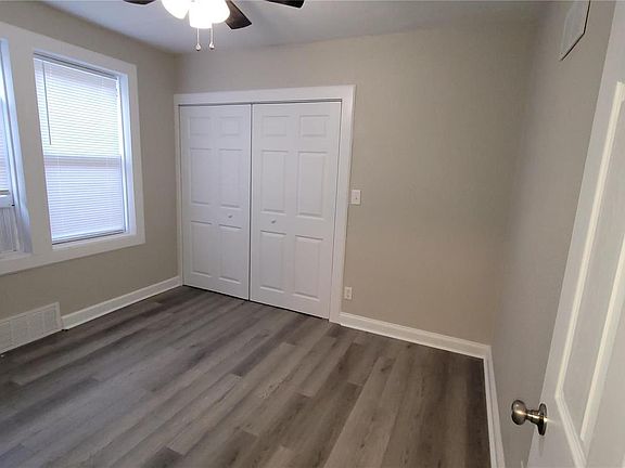 4th image of 4764 Beacon Ave