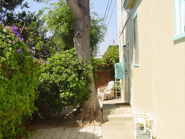 Studio, 450 sqft, $1,775 — Photo 2