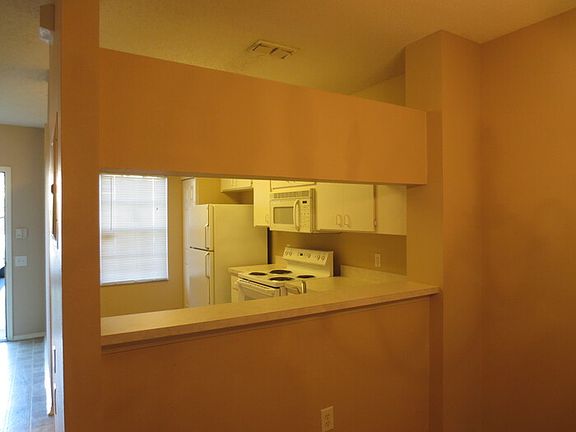 3rd image of 12373 Berkeley Square Dr