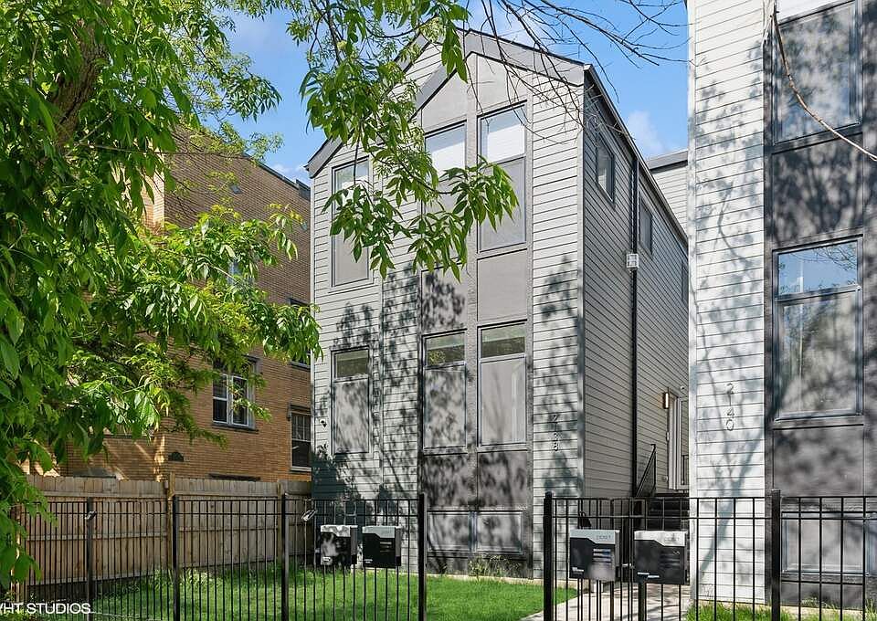 1st image of 2138 N Sawyer Ave #2