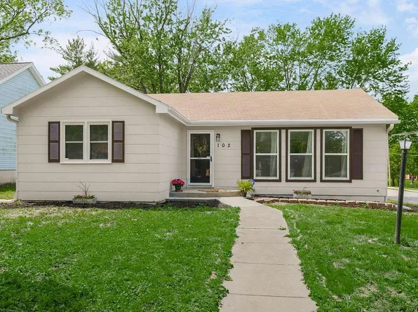 102 S 18th St, Leavenworth, KS 66048