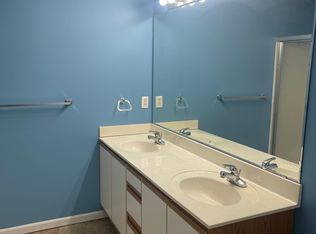 6824 N Olive St, Gladstone, MO 64118