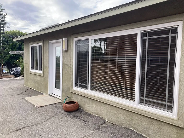 302 N Rios Ave — Photo 3