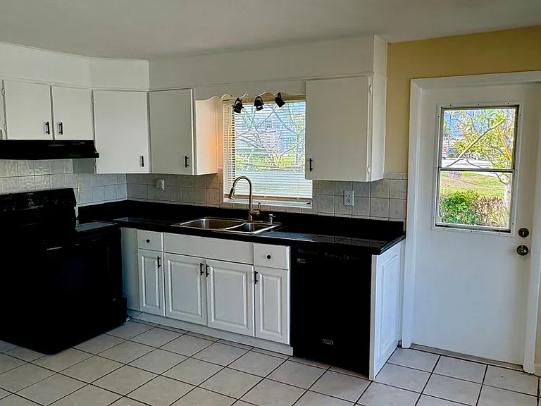 2680 NE Indian River Dr — Photo 17