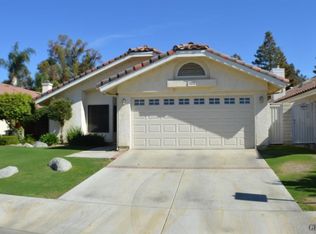 5905 Kings Canyon Dr, Bakersfield, CA 93306
