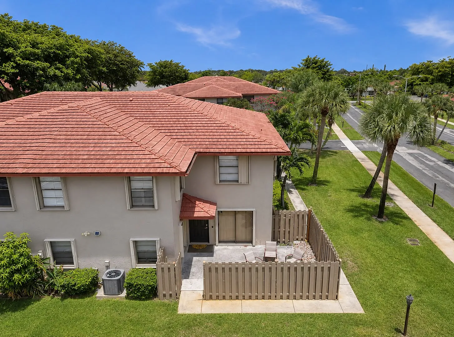 3 bed, 1740 sqft, $3,100 — Photo 3