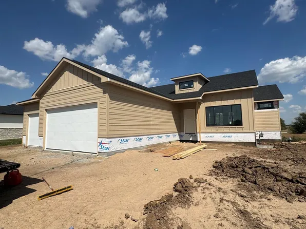 942 N Main St, Goddard, KS 67052