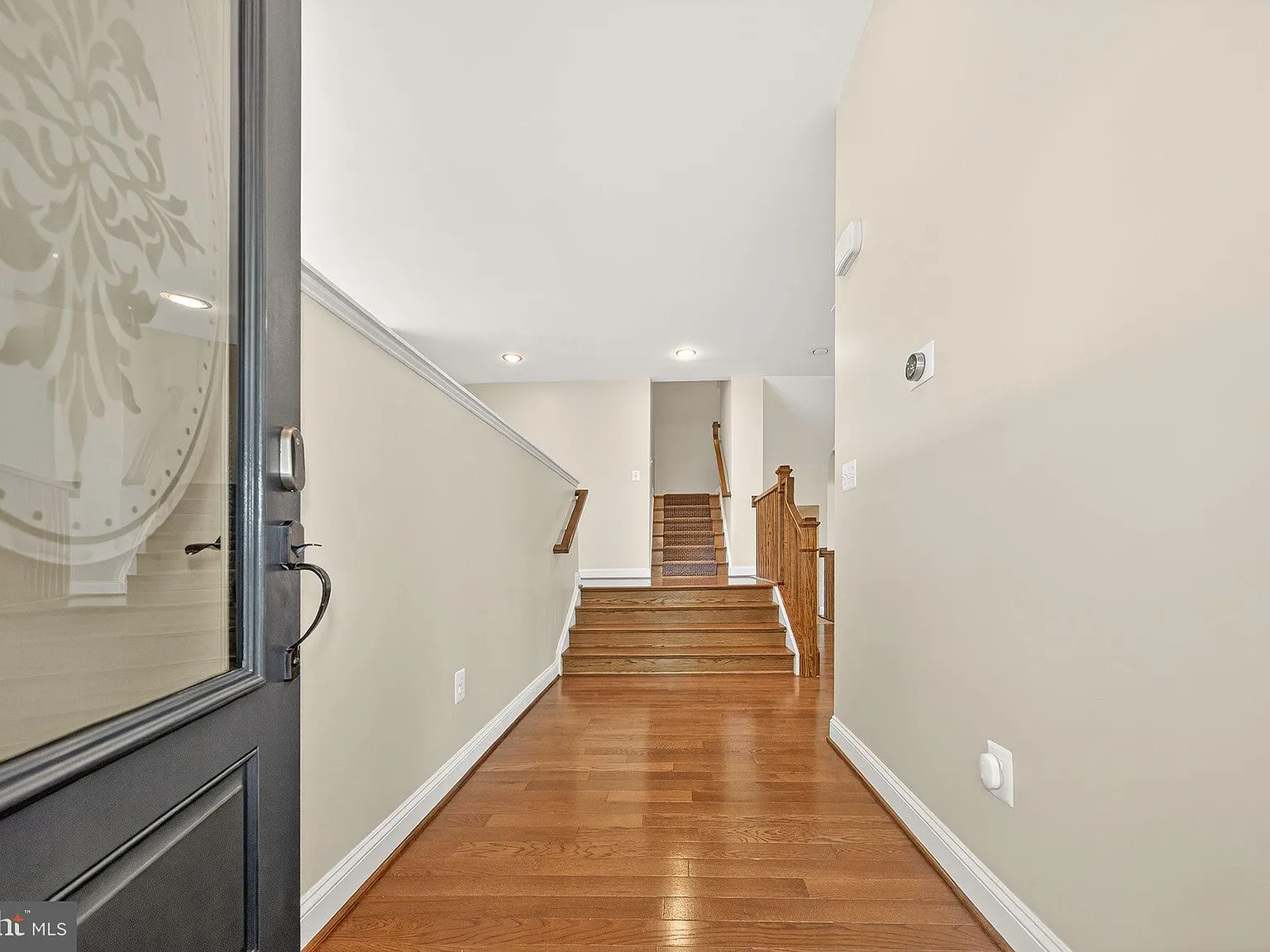4 bed, 3.5 bath, 3596 sqft, $4,400 — Photo 4