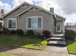 3330 Edgewater Dr, Medford, OR