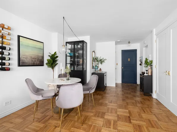 333 East 66th Street image 5 of 12