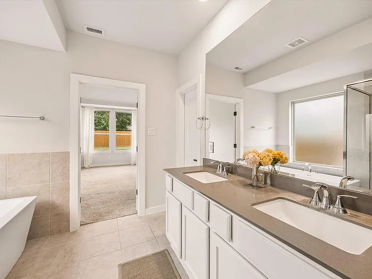 7933 Spring Run Dr — Photo 16