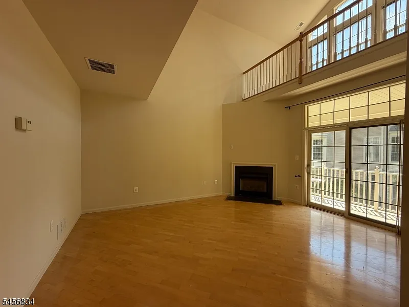 2 bed, 2.5 bath, $4,350 — Photo 4