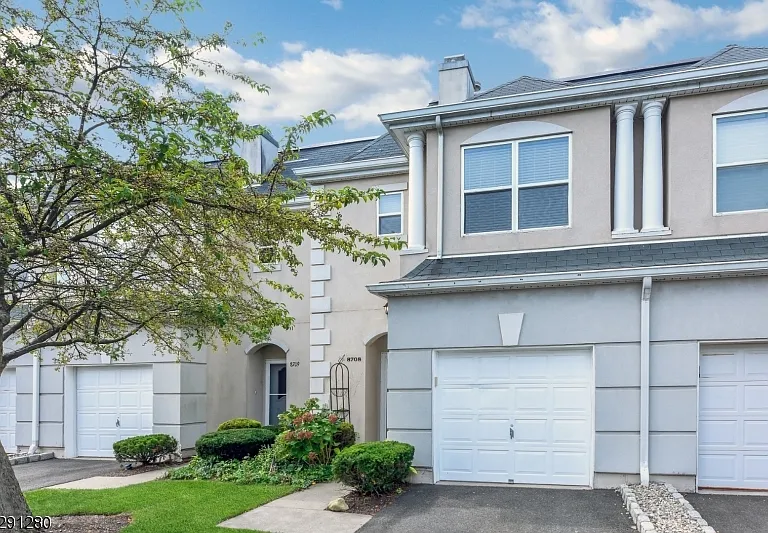 8708 Brittany Dr — Photo 32