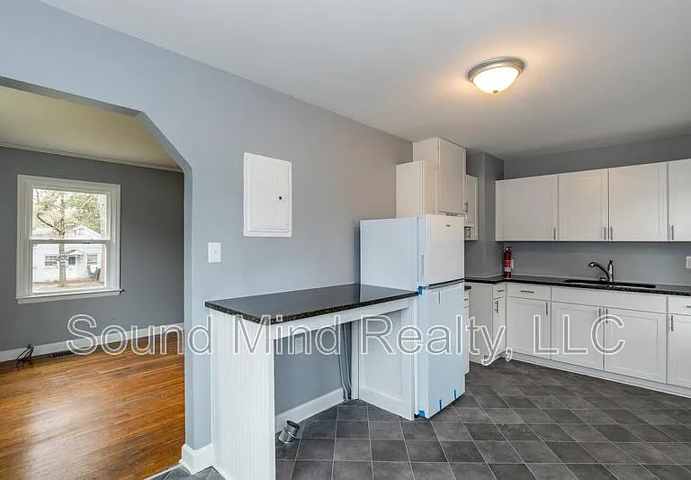 1729 Dallas St — Photo 11