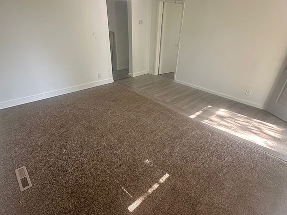 4th image of 804 1/2 S 19th St #1