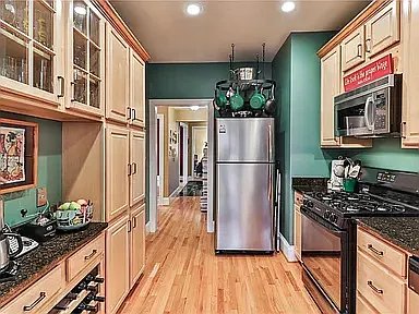 2056 Lafayette Ave #2W — Photo 4