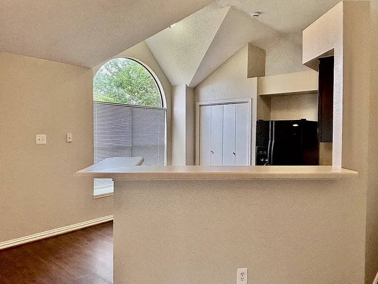 1701 Hillside Dr — Photo 7