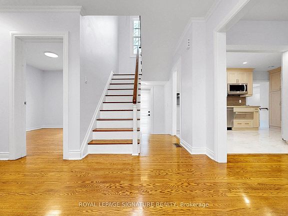 4th image of 24 Laureleaf Rd