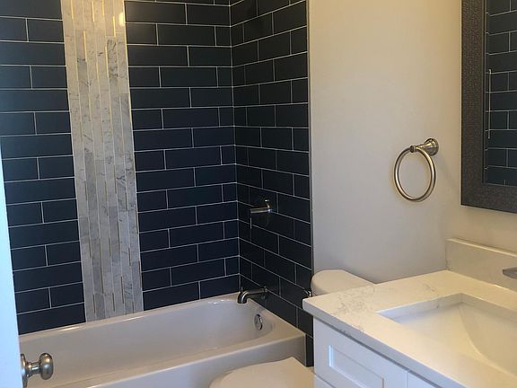 3rd image of 6632 S Kenwood Ave #M