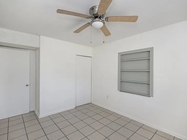 510 Sharon Cir — Photo 25