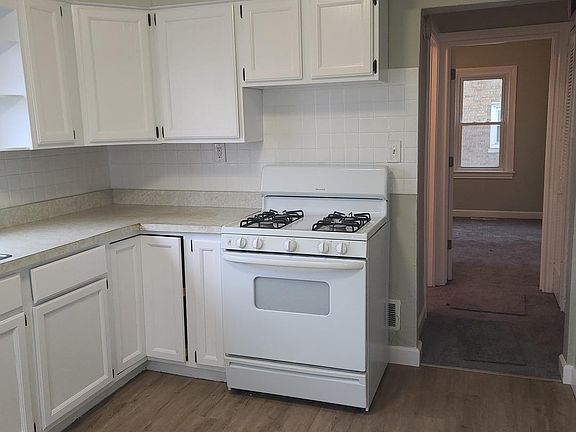 4th image of 567 Freeland Ave