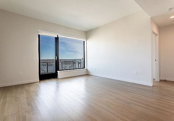 5th image of 515 E 86th St #2116