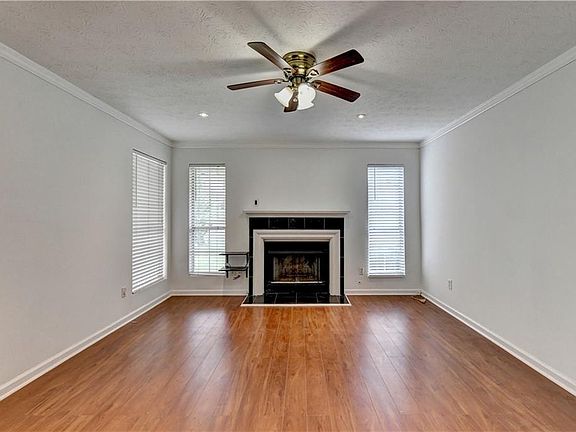 3rd image of 1285 Strasbourg Ct