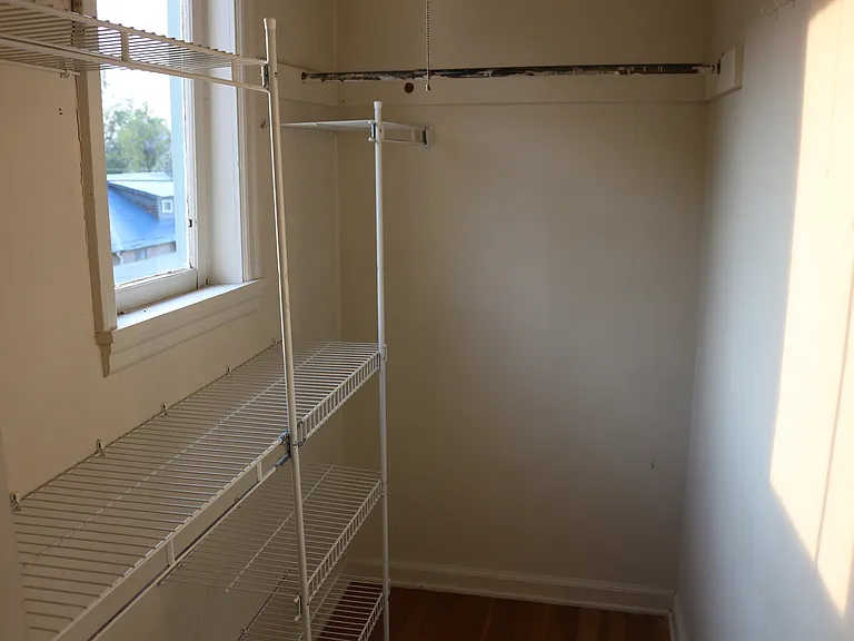 Walk-in closet, Main Bedroom