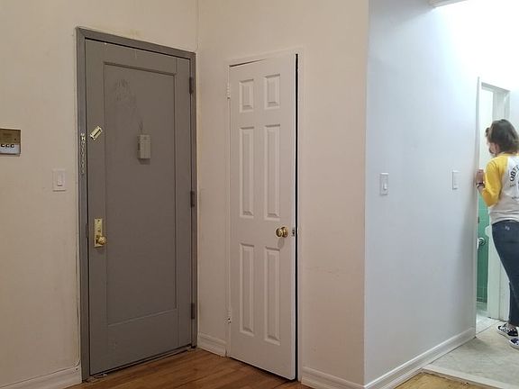 2nd image of 200 W 113th St #D8