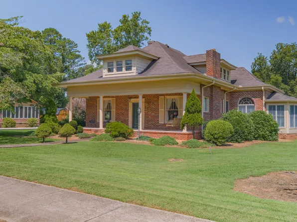 600 W Broad St, Decherd, TN 37324
