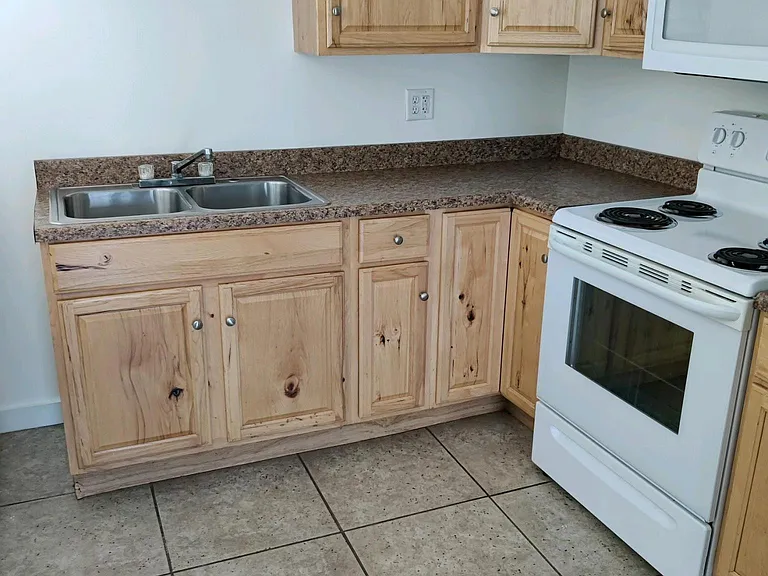 78 W Green St — Photo 5